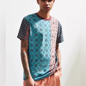 Men’s Urban Outfitters Bandana T-shirt Medium